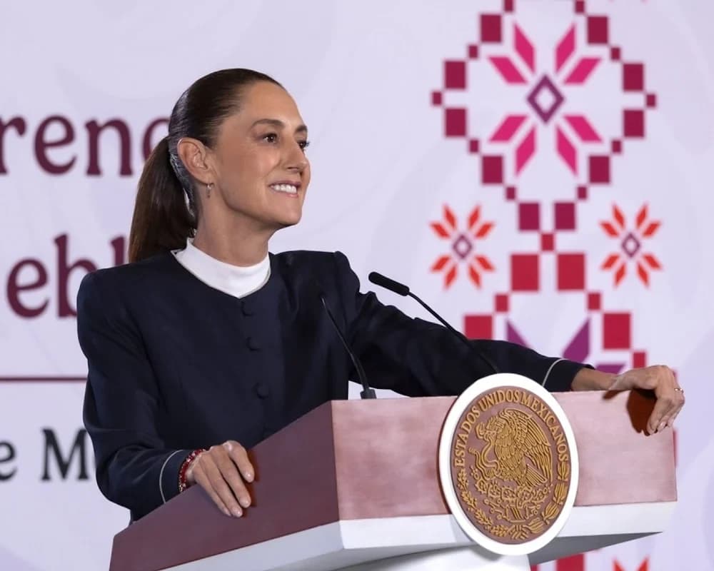 Claudia Sheinbaum durante la conferencia de prensa matutina del 2026-08-27.
