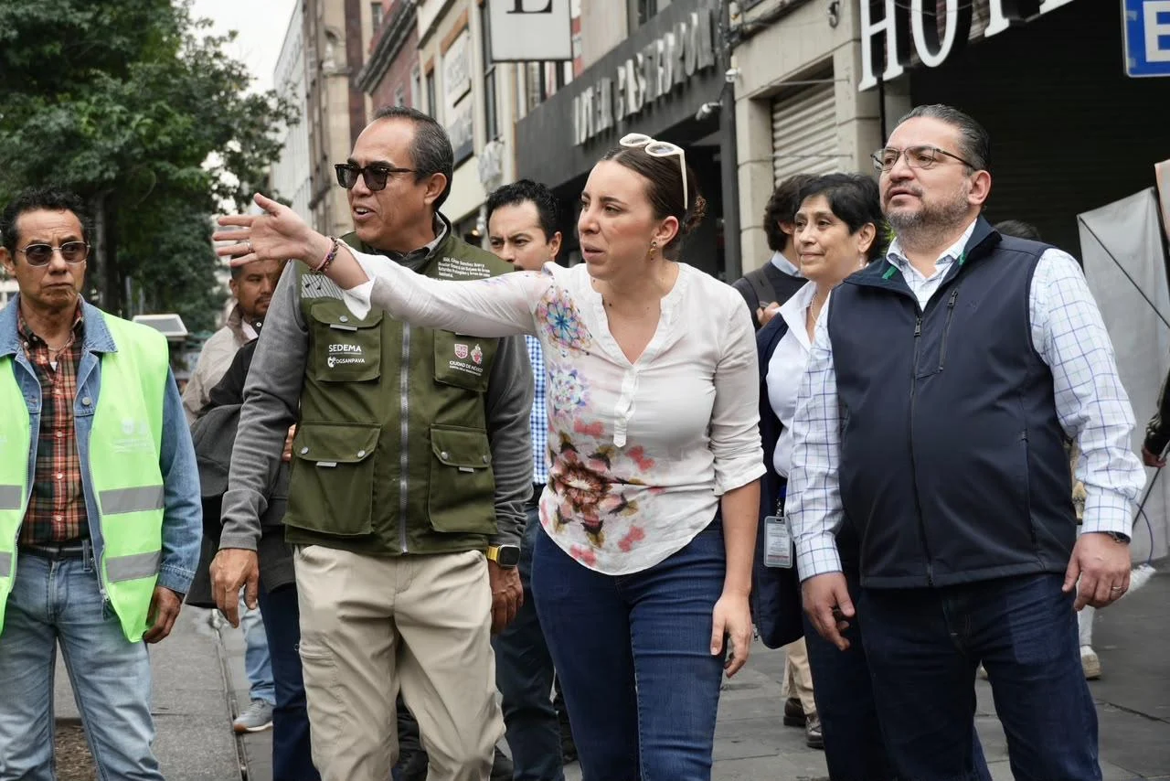 Fotografía del boletín oficial: Gobierno de la Ciudad de México arranca reforestación del Centro Histórico con meta de mil árboles