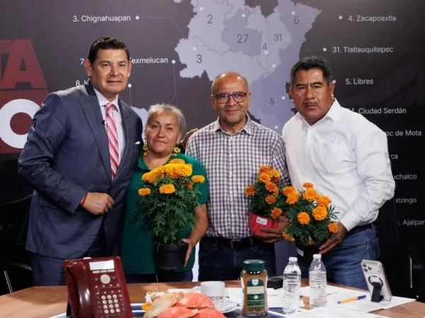 Fotografía del boletín oficial: Productores atlixquenses reconocen estrategia estatal para impulsar al campo