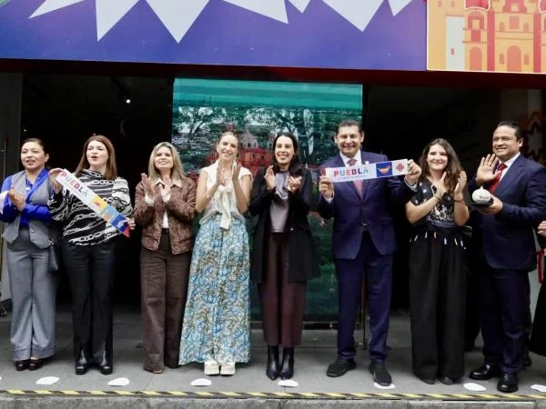 Fotografía del boletín oficial: Punto México proyecta talento artesanal poblano a escenarios nacionales e internacionales