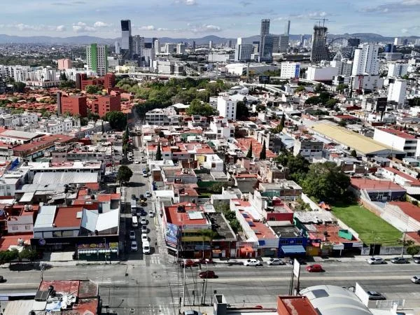 Fotografía del boletín oficial: Arranca Gobierno del Estado pavimentación de 3.1 kilómetros de vialidades en la capital poblana