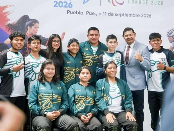 Delegación poblana de deporte adaptado en la fotografía del comunicado de la Paralimpiada Nacional