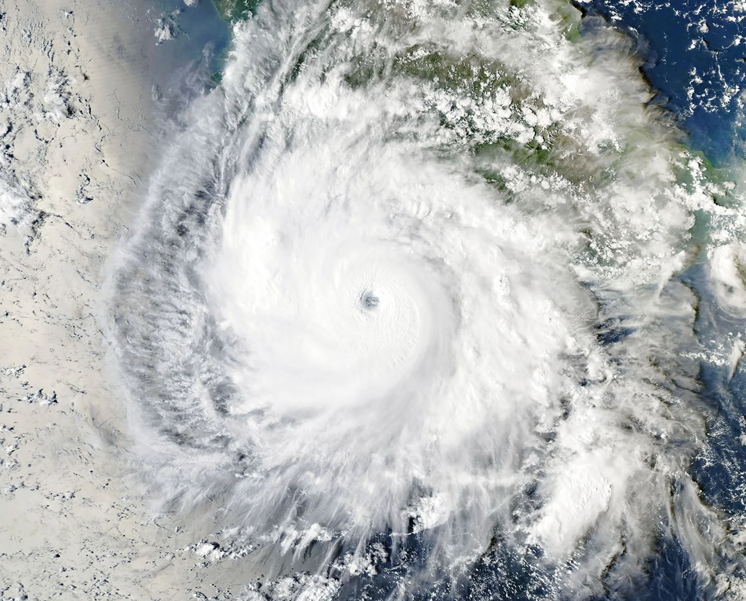 Polo frente a la costa del Pacífico mexicano, observado por el satélite Aqua el 23 de septiembre